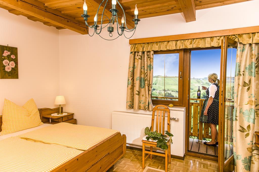 Weingut- Gaestezimmer Marko Лойчах Экстерьер фото